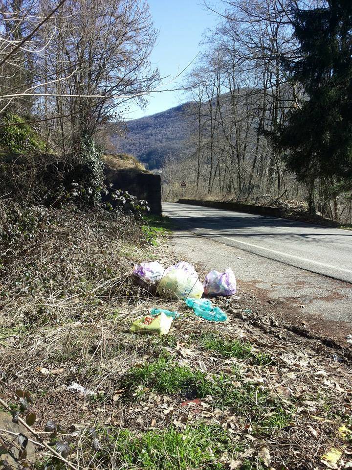 Cuasso al Monte - Rifiuti abbandonati
