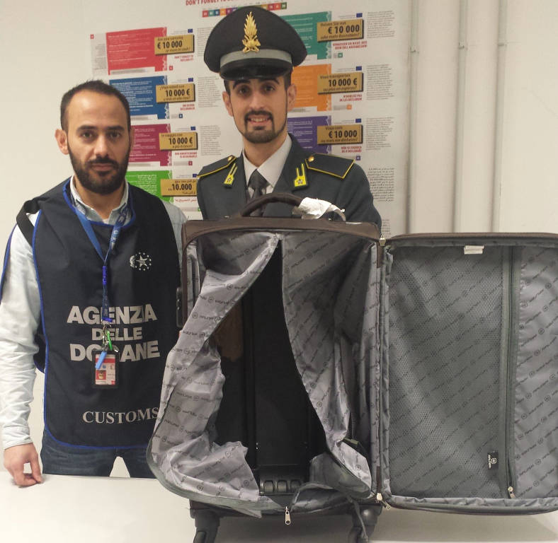 Droga a Malpensa, nascosta in ogni maniera