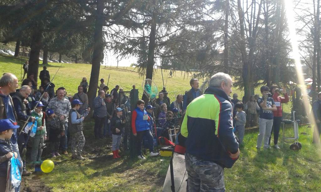 Gara di pesca per bambini a Besozzo 
