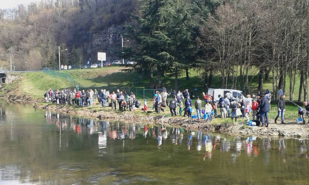 Gara di pesca per bambini a Besozzo 