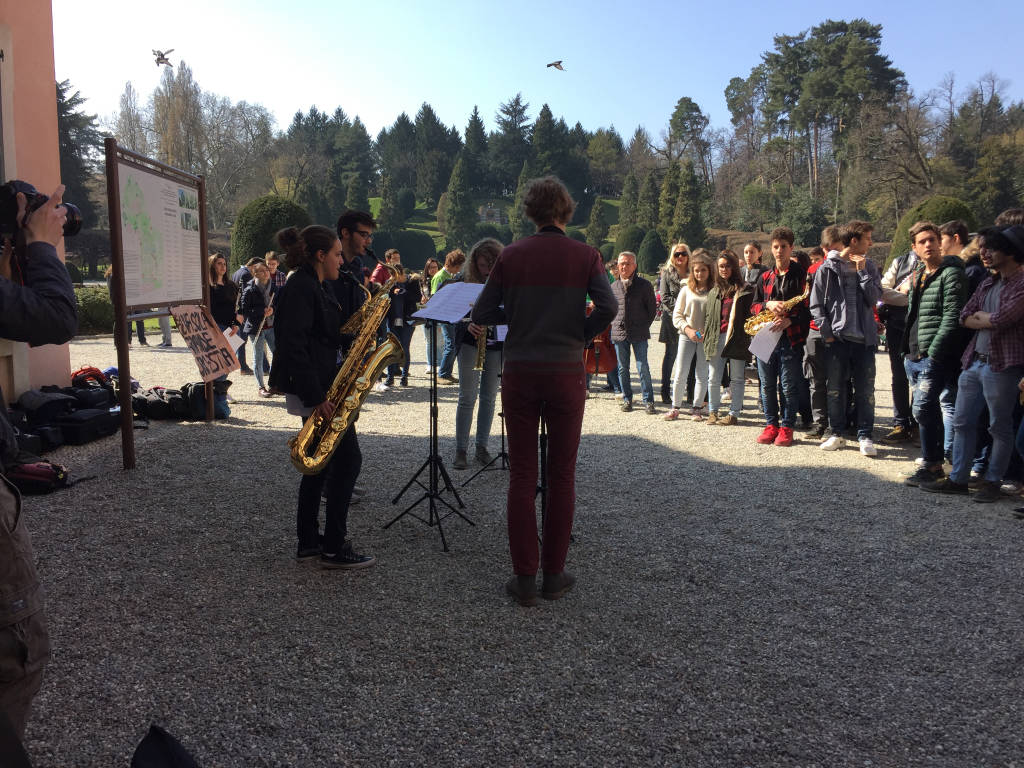 Gli studenti del Manzoni a lezione ai Gairdini Estensi