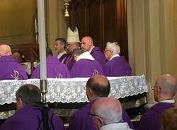 I funerali di don Luigi, parroco di Marzio