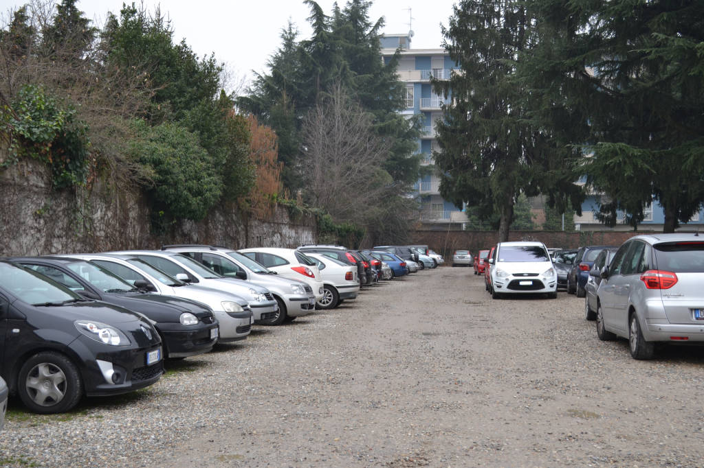 Il parcheggio della stazione FS