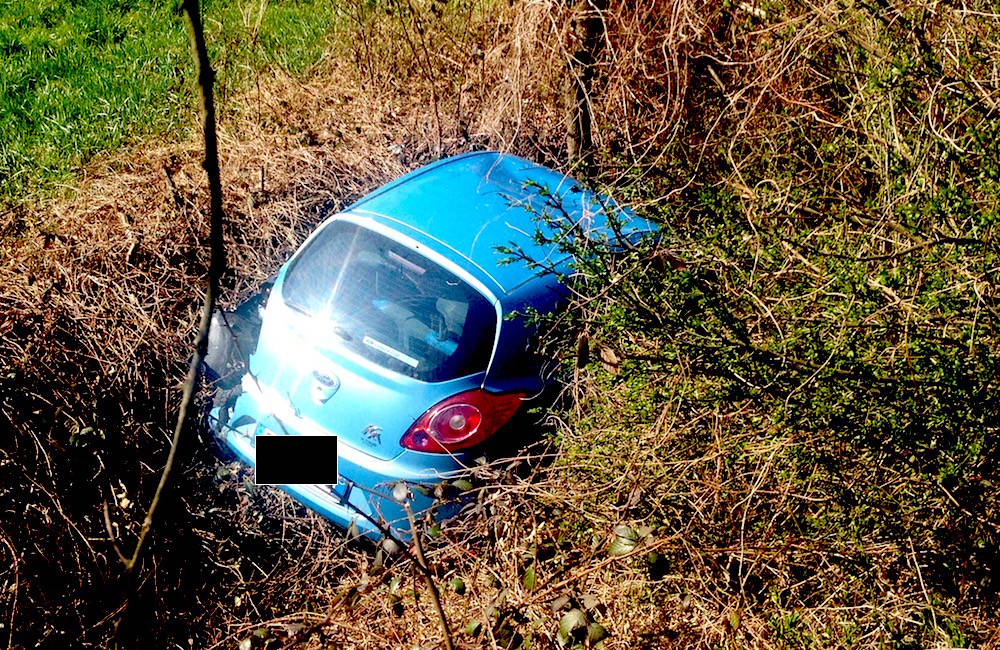 incidente schianno macchina nel fosso