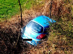 incidente schianno macchina nel fosso