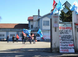 La protesta dei lavoratori di Unishop