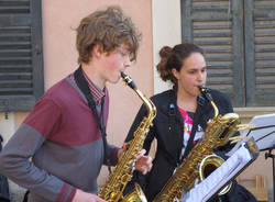 Lezione musicale per difendere i docenti 