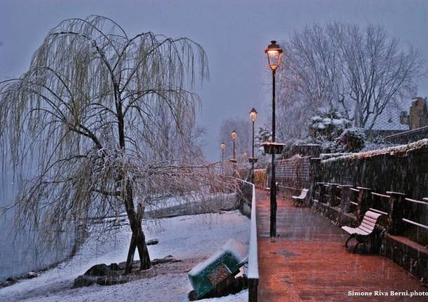 Maccagno sotto la neve - foto di Simone Riva Berni