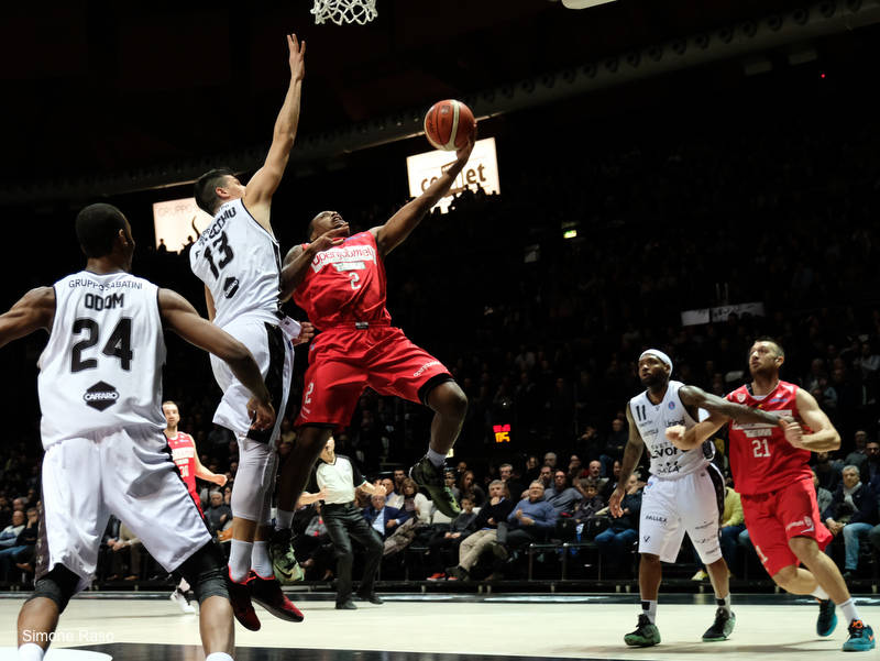 Obiettivo Lavoro Bologna - Openjobmetis Varese 76-67