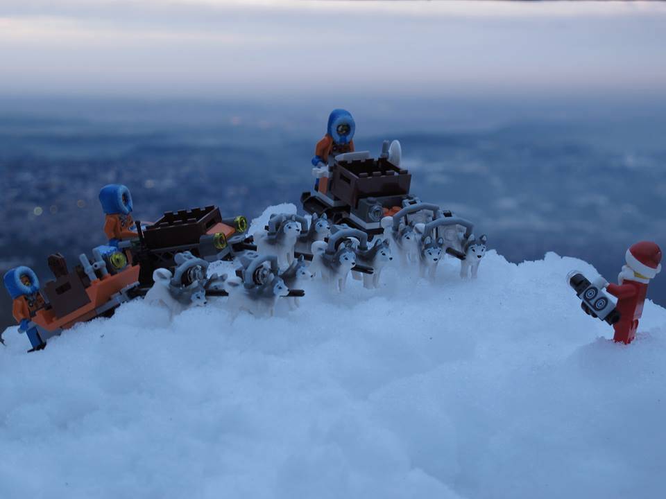 Omini Lego "avvistati" al Campo dei Fiori