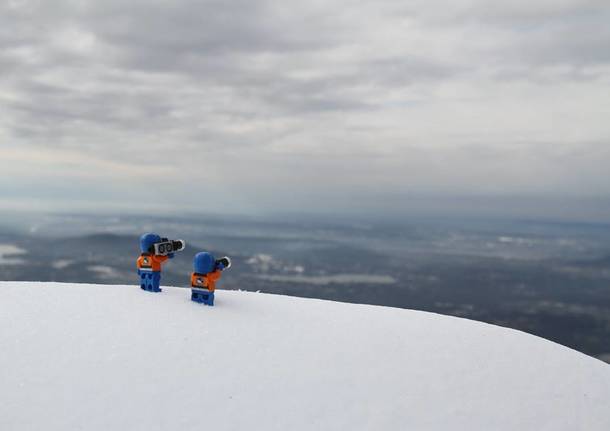 Omini Lego "avvistati" al Campo dei Fiori