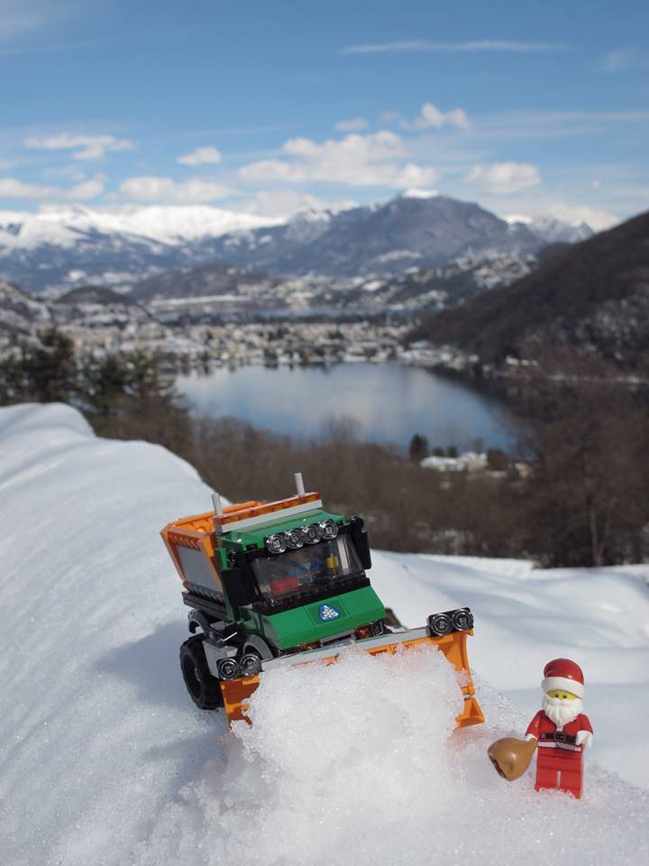 Omini Lego "avvistati" al Campo dei Fiori