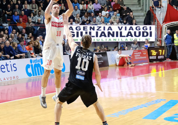 Openjobmetis Varese - Dolomiti Trento 96-82