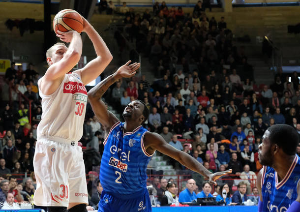 Openjobmetis Varese - Enel Brindisi 80-69