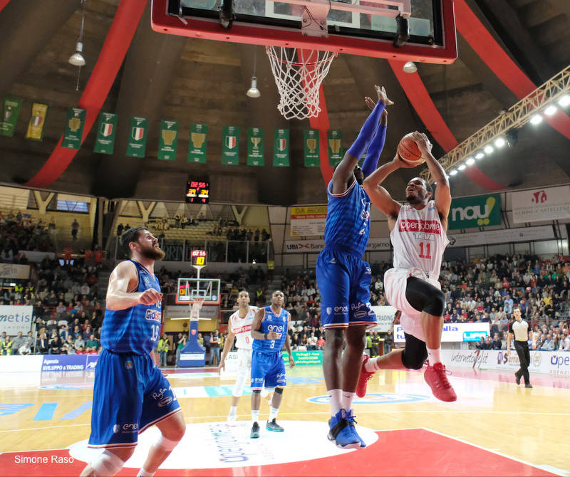 Openjobmetis Varese - Enel Brindisi 80-69