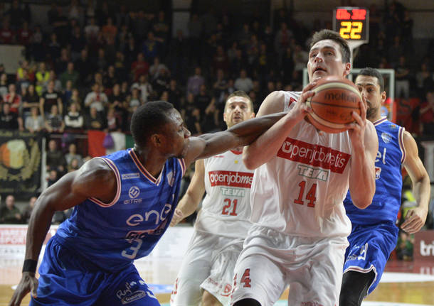 Openjobmetis Varese - Enel Brindisi 80-69
