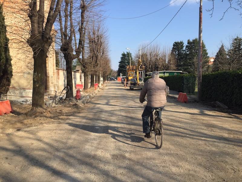 Protesta via 22 marzo Samarate