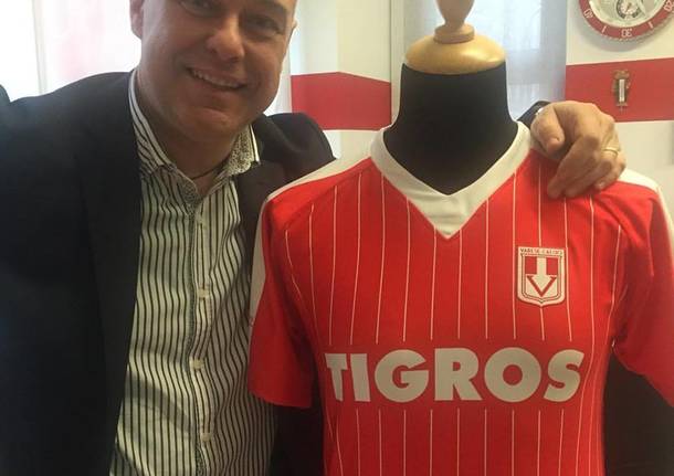 Il Varese presenta maglie, logo e campagna abbonamenti