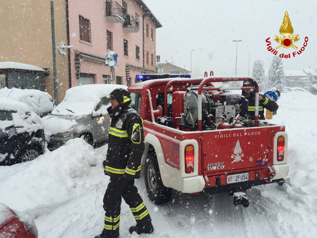 vigili del fuoco neve