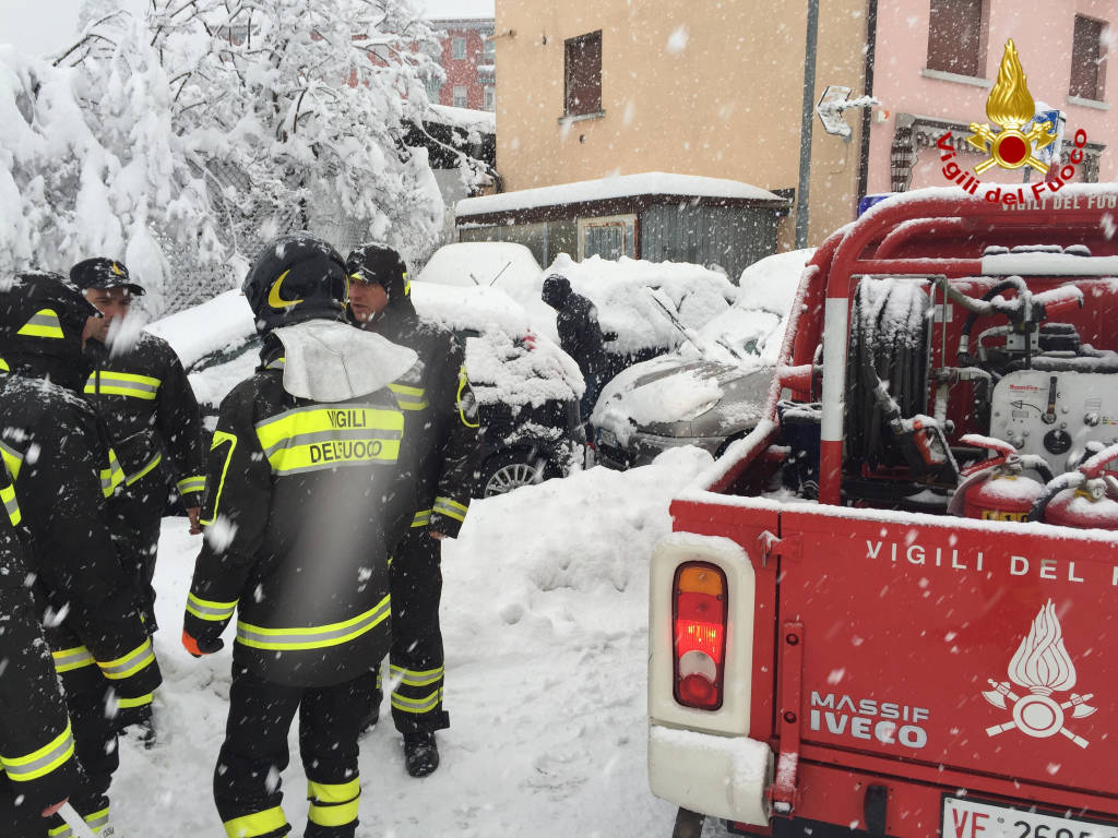 vigili del fuoco neve