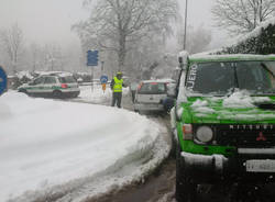 Vigili urbani al lavoro durante la nevicata del 5 marzo