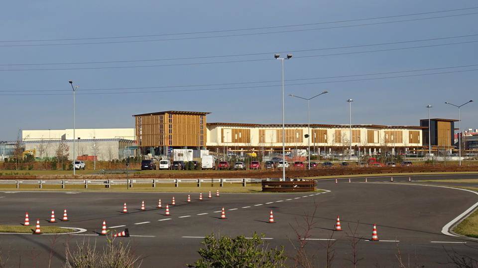 arese shopping center