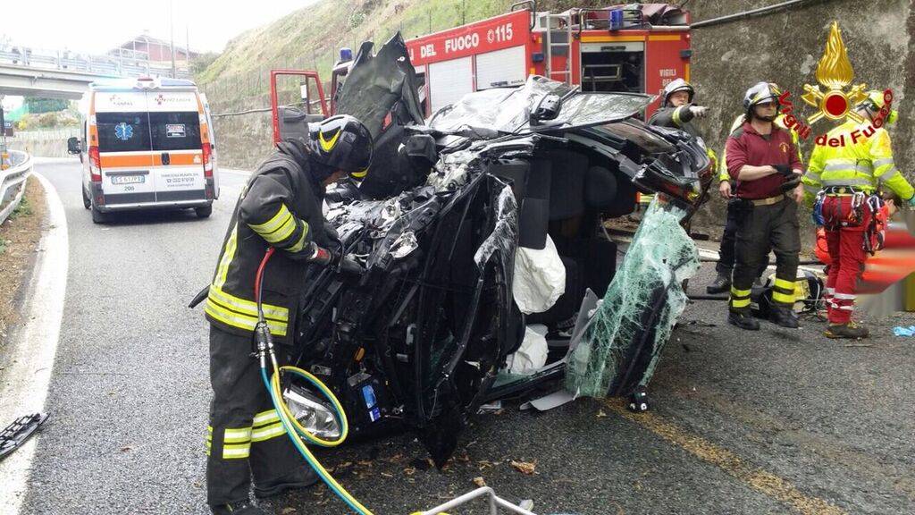 Auto ribaltata sulla supestrada, morto un uomo