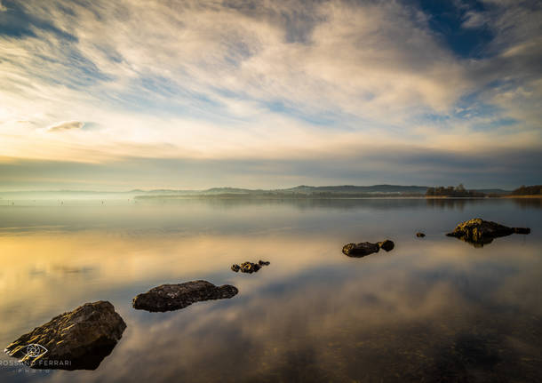 Alba sul lago di Varese