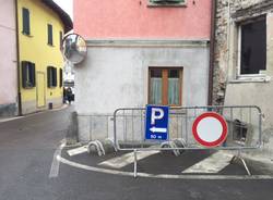 Cazzago Brabbia, è lite sulla strada che porta al lago