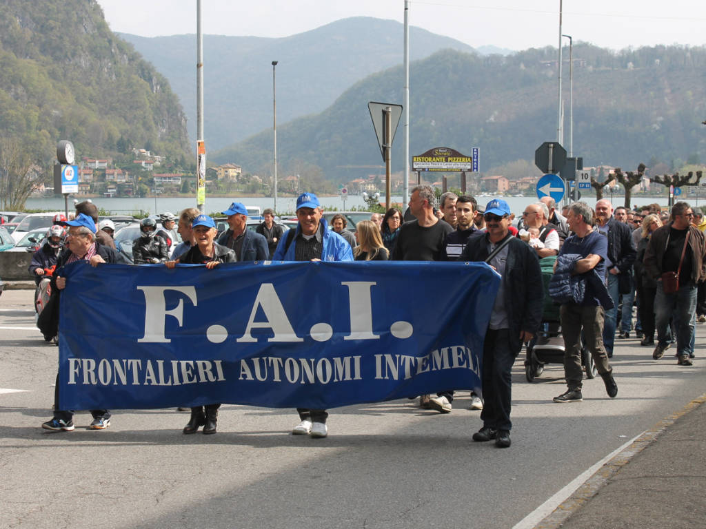 La protesta dei frontalieri