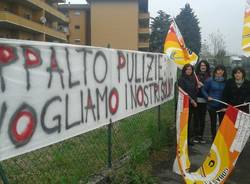 La protesta delle addette alle pulizia