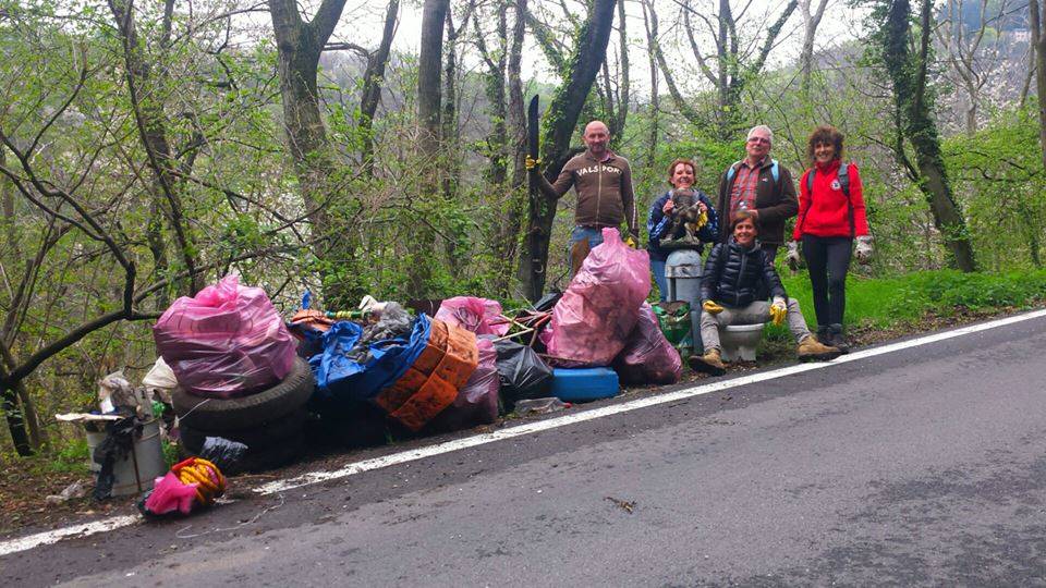 Oltre 50 sacchi di immondizia raccolti a Sacro Monte