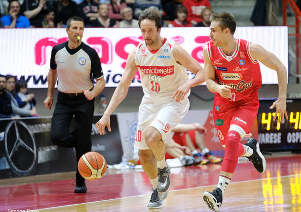 Openjobmetis Varese - Grissin Bon Reggio Emilia 77-69