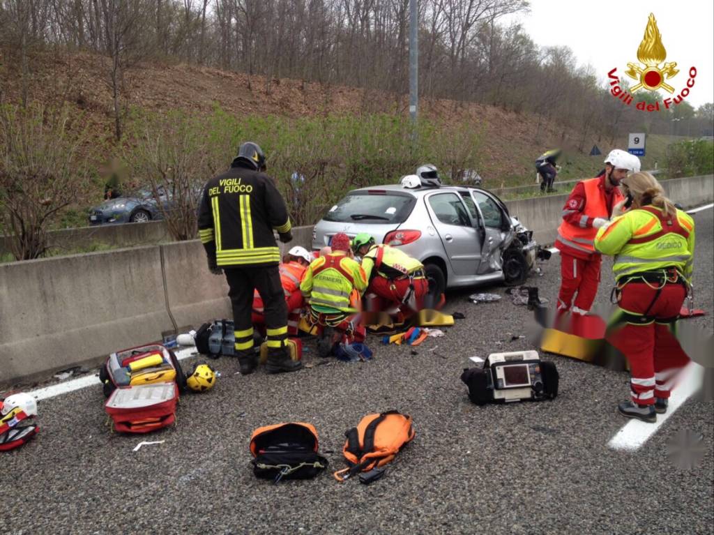Scontro sulla 336, coinvolti tre mezzi