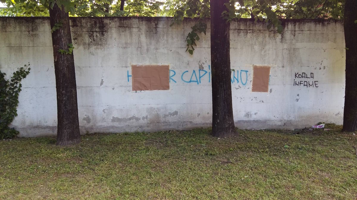 Scritte nazi-fasciste allo campo sportivo