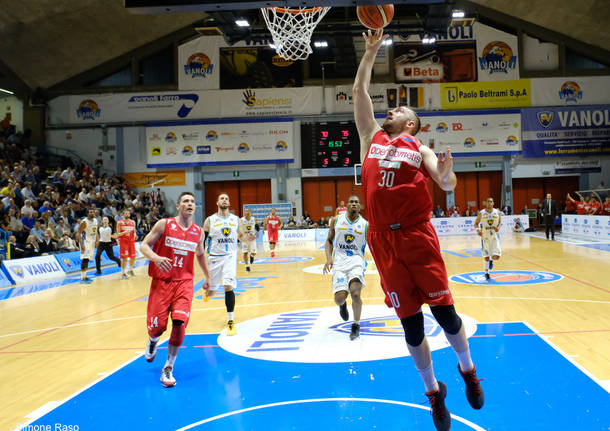 Vanoli Cremona - Openjobmetis Varese 70-79