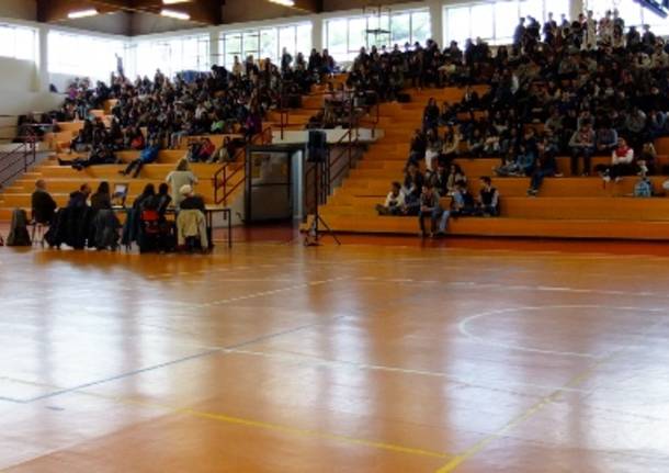 assemblea istituto con i Treni in corsa