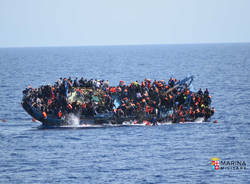 Ribaltamento barcone nel canale di Sicilia