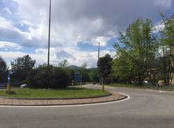 Puzze in viale Ticino, i residenti si lamentano