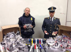 Oggetti contraffatti sequestrati dalla guardia di finanza
