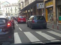Via Piave a Varese non è un parcheggio