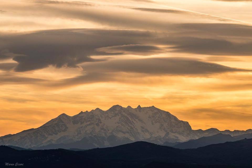 Quando il cielo si tinge di arancio