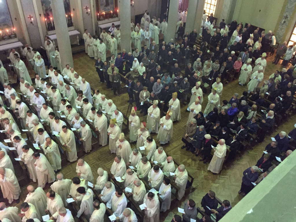 Festa dei fiori per i nuovi sacerdoti al Seminariondi Venegono