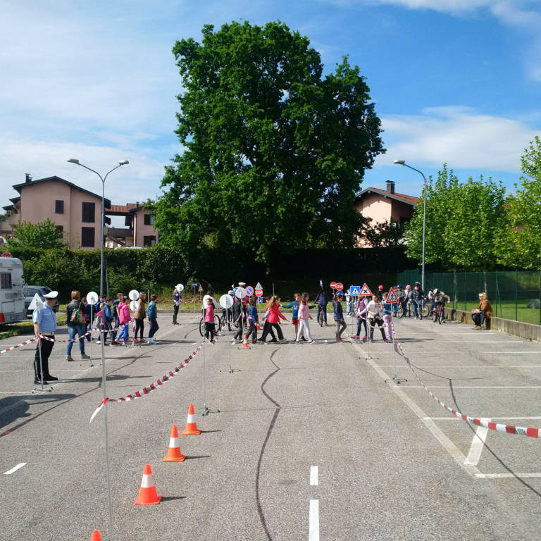 I bimbi di Daverio a scuola di educazione stradale