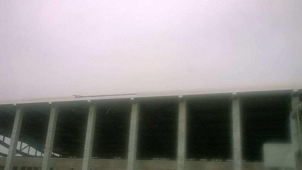 Il palaghiaccio perde pezzi