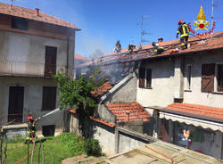 Incendio azzate in via Roma