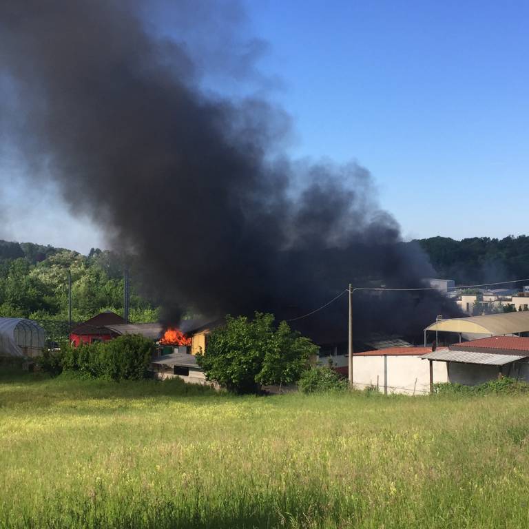 Incendio fattoria Canale Azzate