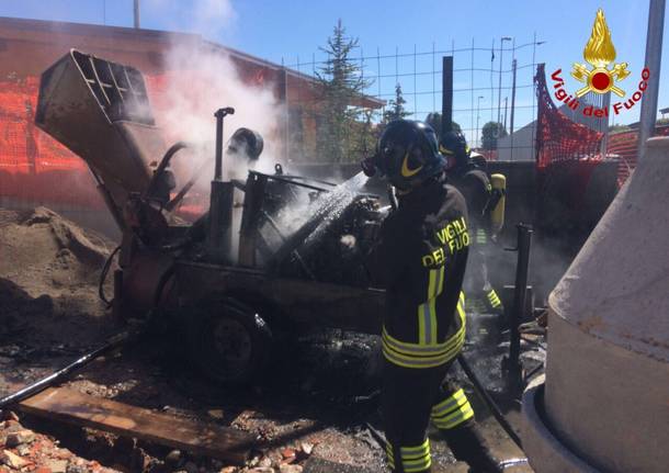 incendio turate macchinario