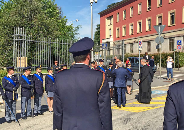 La deposizione della corona ai caduti della Polizia