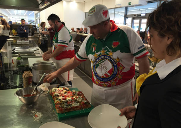 La pizza "mondiale" arriva al corso Tigros